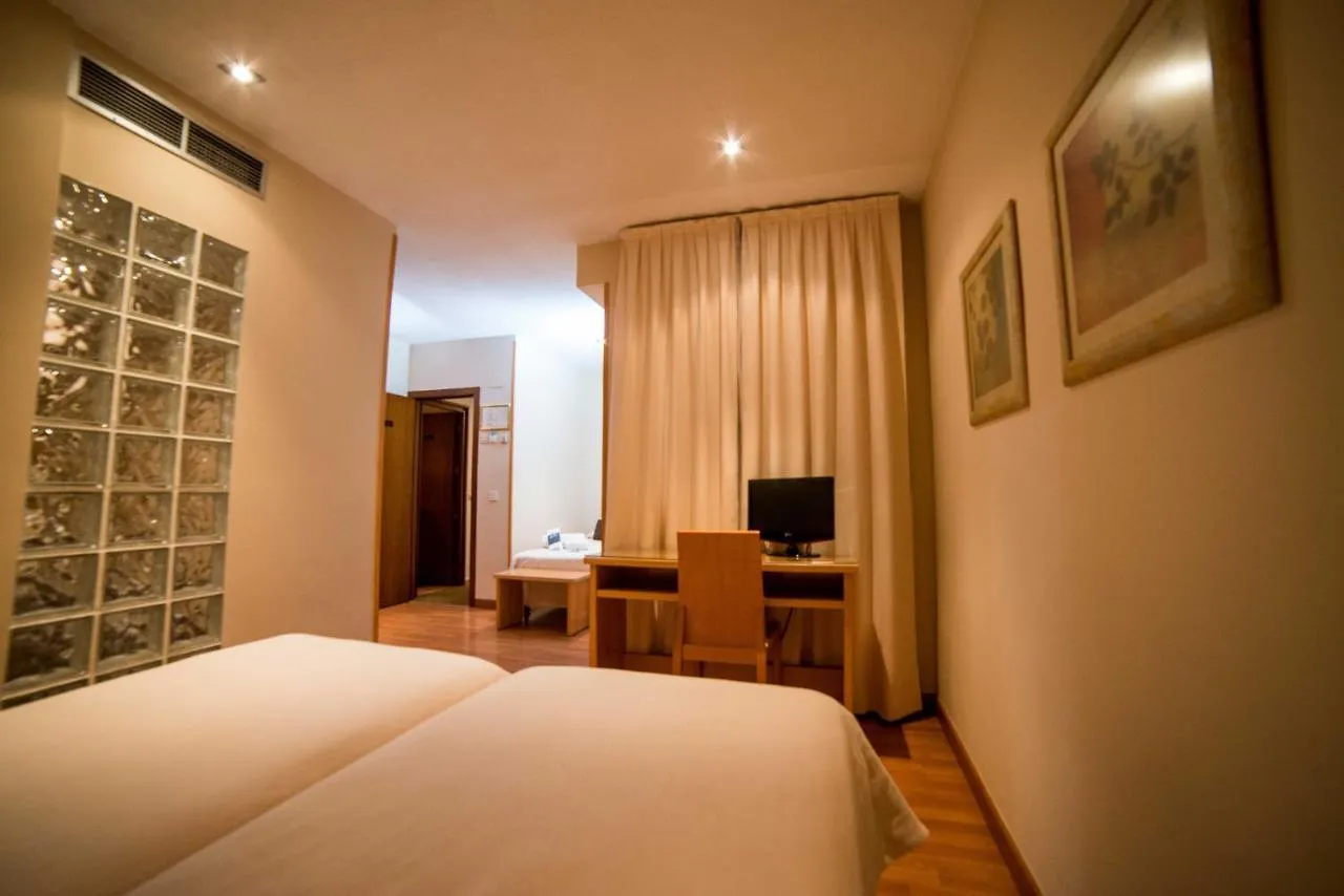 Hotel Serrano Córdoba 2*,