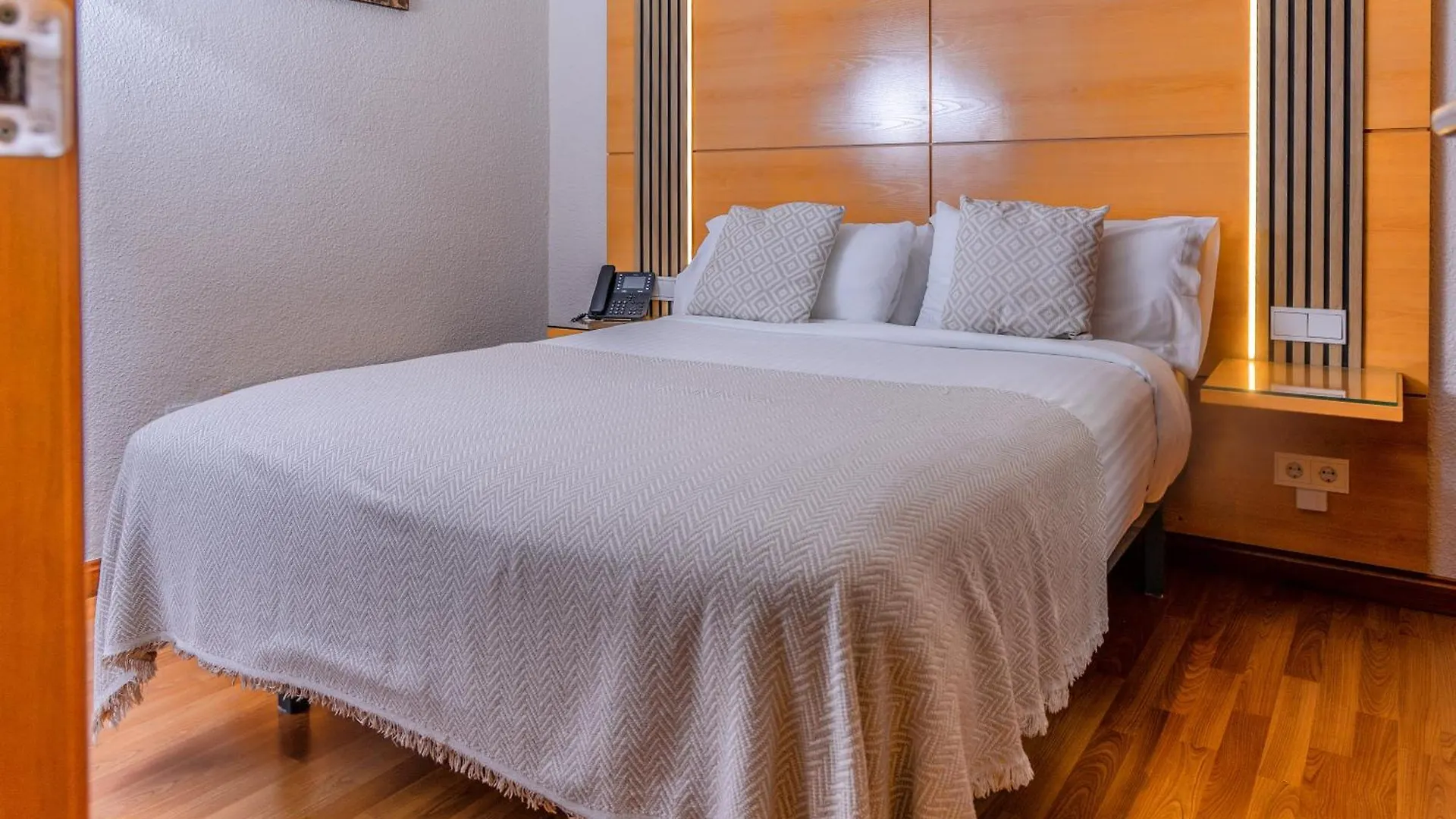 Hotel Serrano Cordoba 2*,  Spain